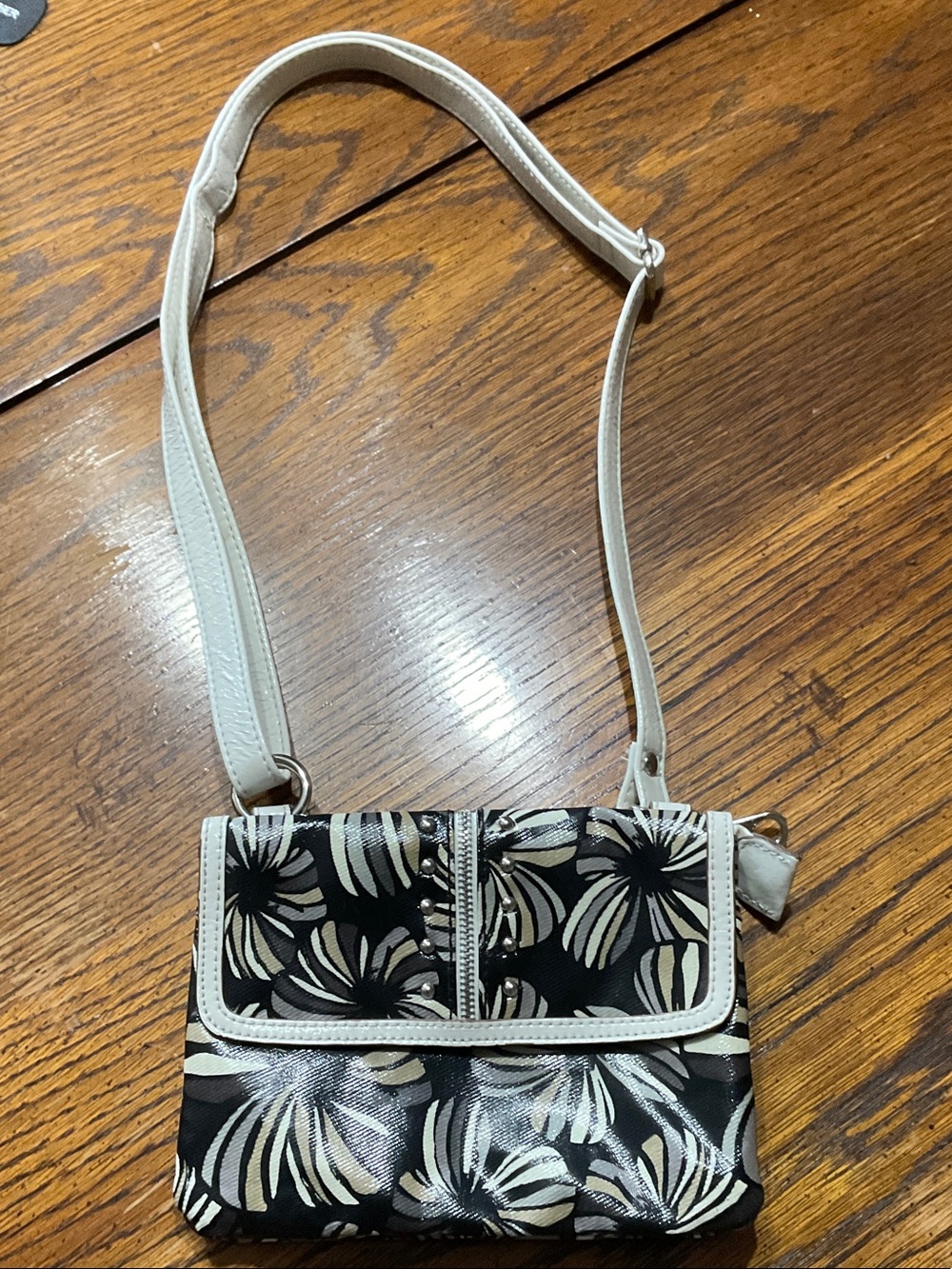 Relic Black and Cream Floral Crossbody Bag
